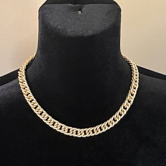 Sabika Gold Chain Necklace and Bracelet - Picture 2 of 5